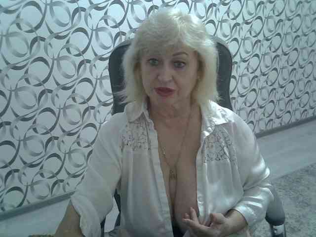 helen88888 live female cam on bongacams