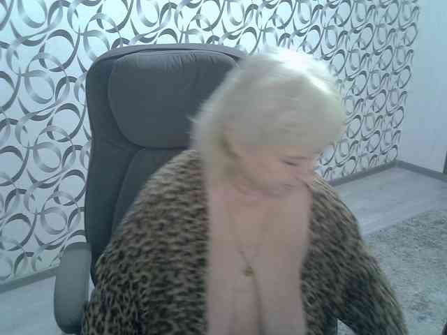 helen88888 live female cam on bongacams