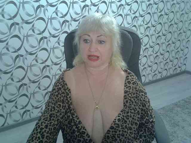 helen88888 live female cam on bongacams