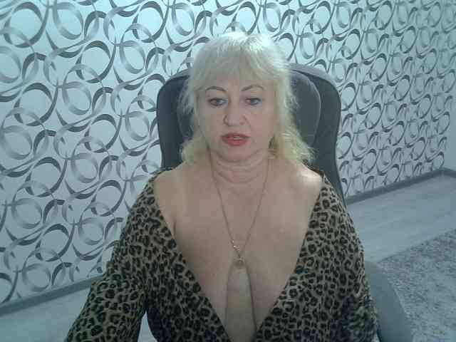 helen88888 live female cam on bongacams