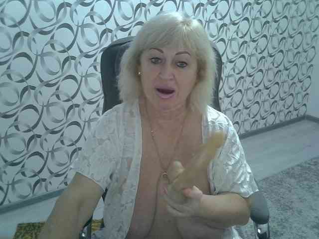 helen88888 live female cam on bongacams