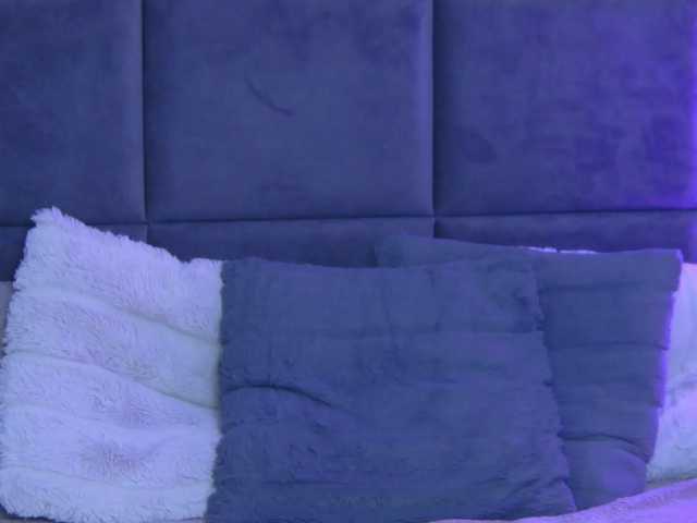ItalianMoon live cam preview