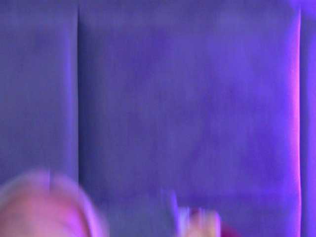 ItalianMoon live cam preview