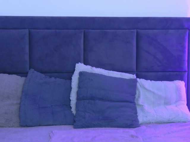 ItalianMoon live cam preview