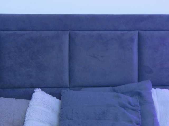 ItalianMoon live cam preview