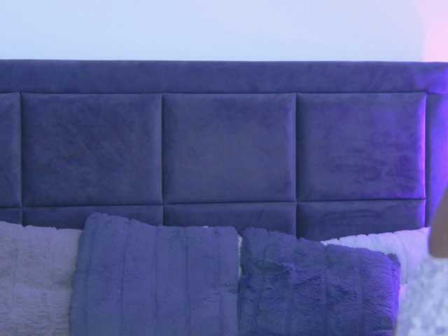 ItalianMoon live cam preview