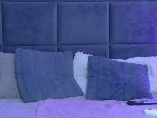 ItalianMoon live cam preview