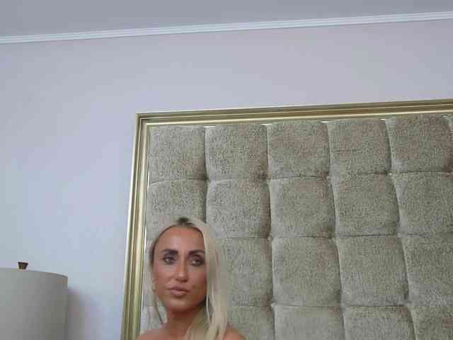 ItalianMoon webcam