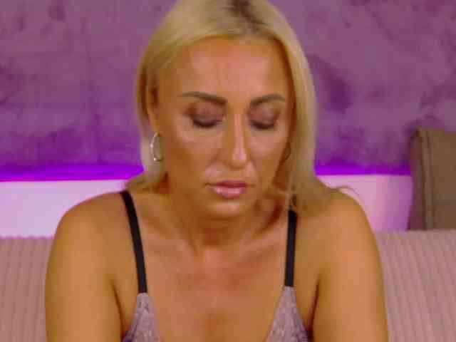 ItalianMoon webcam