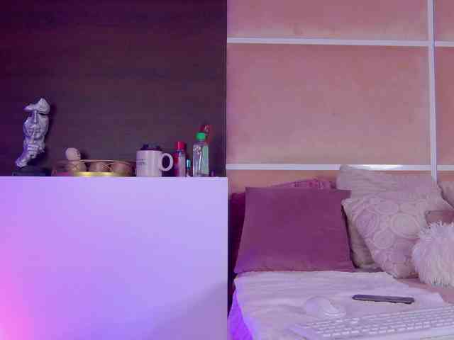 ItalianMoon webcam