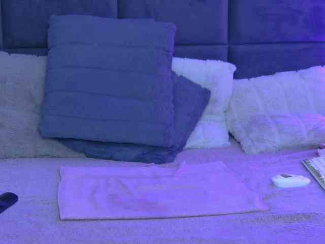 DeviousAngel's webcam live show