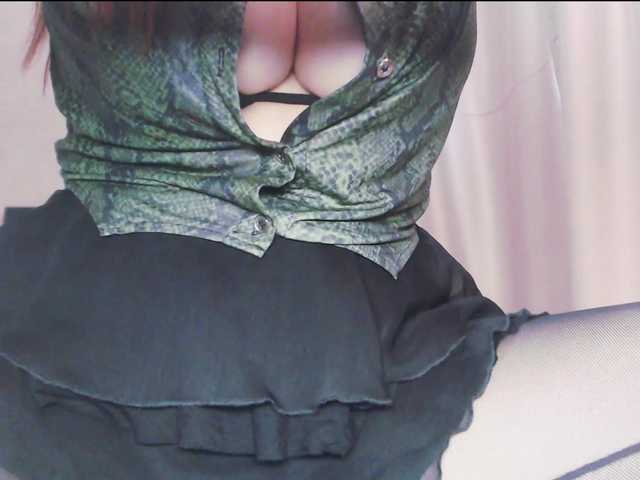 Va-len-cia live cam on BongaCams