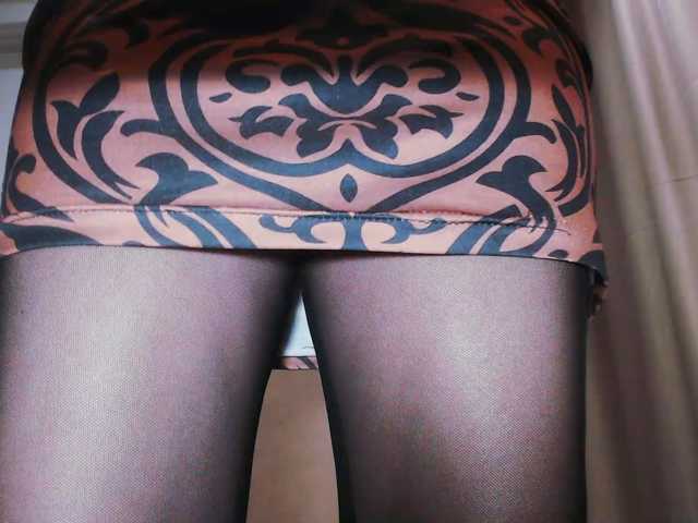 Va-len-cia live cam on BongaCams