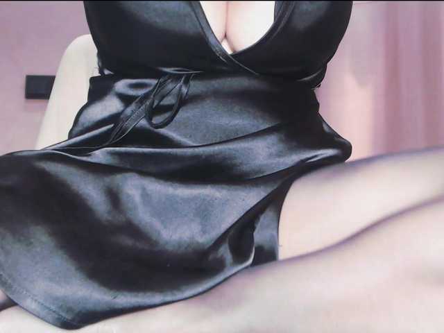 Va-len-cia live cam on BongaCams