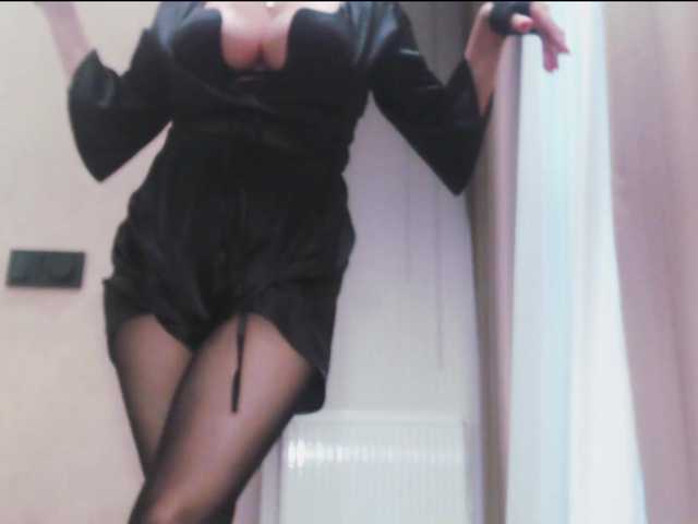 Va-len-cia live cam on BongaCams