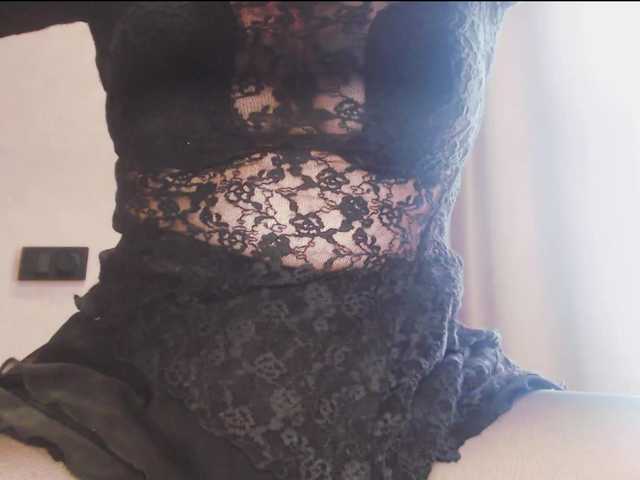 Va-len-cia live cam on BongaCams