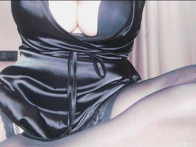 Va-len-cia live cam on BongaCams