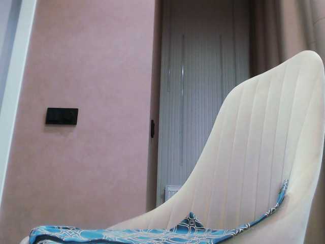Va-len-cia live cam on BongaCams