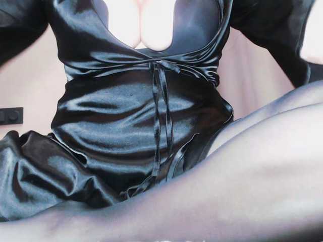 Va-len-cia live cam on BongaCams
