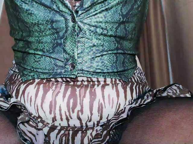 Va-len-cia live cam on BongaCams