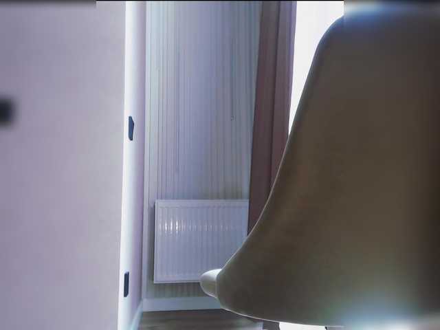 Va-len-cia live cam