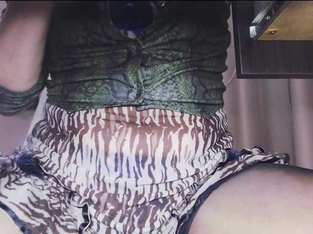 Va-len-cia live cam on BongaCams