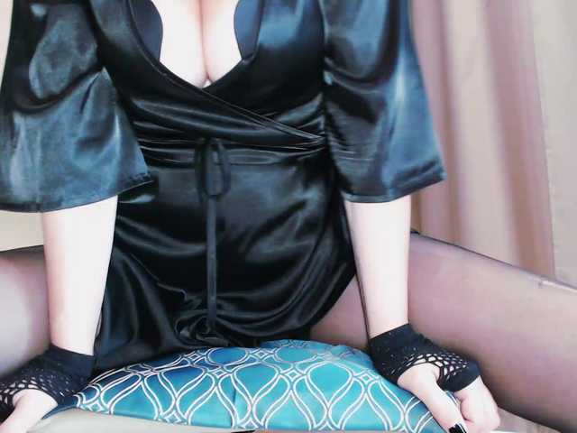 Va-len-cia live cam on BongaCams