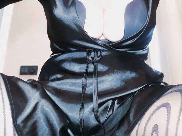 Va-len-cia live cam preview