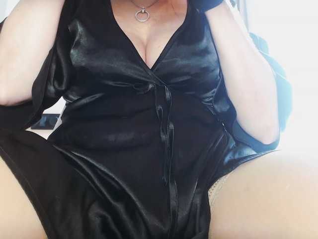 Va-len-cia live cam on BongaCams