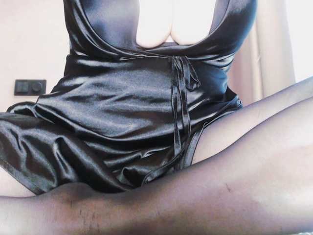 Va-len-cia live cam on BongaCams