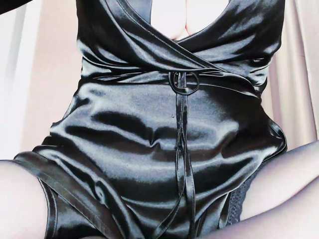 Va-len-cia live cam on BongaCams