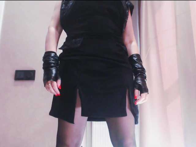 Va-len-cia live cam on BongaCams