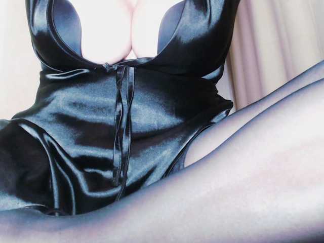Va-len-cia live cam on BongaCams