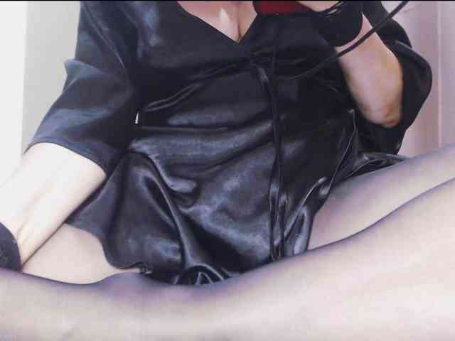 Va-len-cia's cam show statistics and live stream