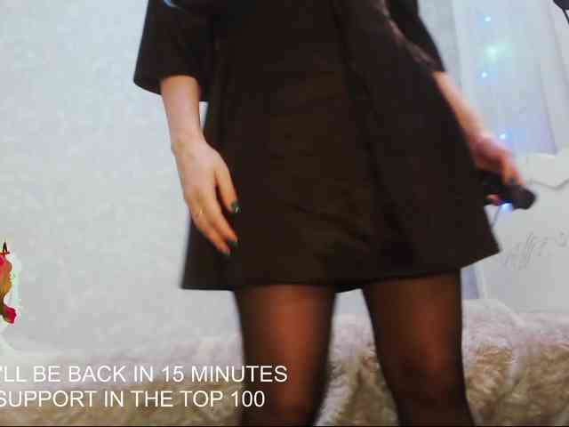 Va-len-cia's cam show statistics and live stream