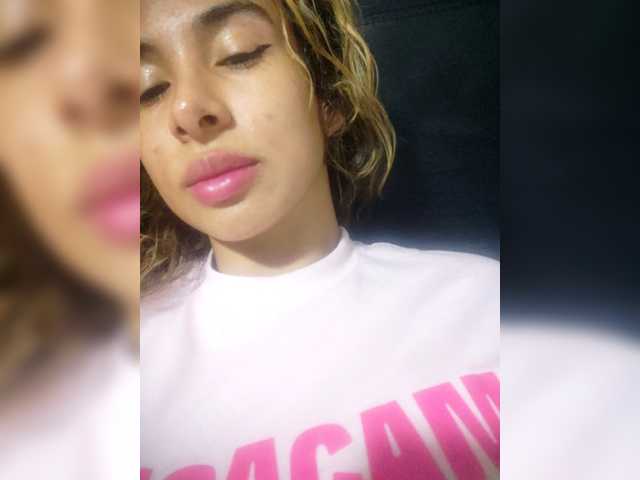 AnnieMiller- live cam on BongaCams