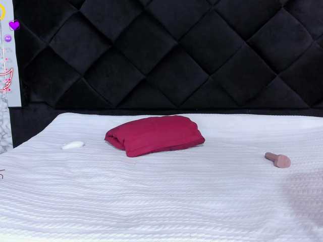 AnnieMiller-'s BongaCams show and profile