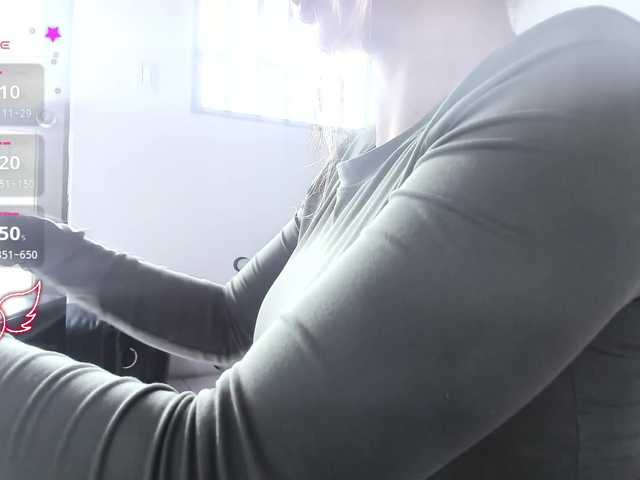 AnnieMiller- live cam