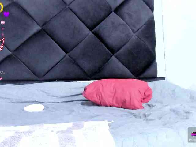 AnnieMiller webcam