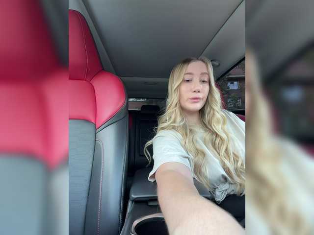 lana-lana03 live cam on BongaCams