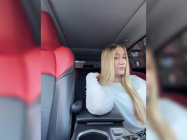 lana-lana03 live cam on BongaCams