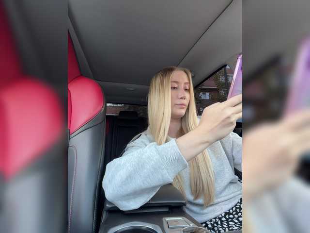 lana-lana03 live cam on BongaCams