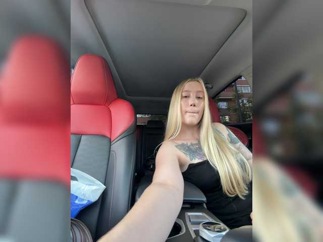 lana-lana03 live cam on BongaCams