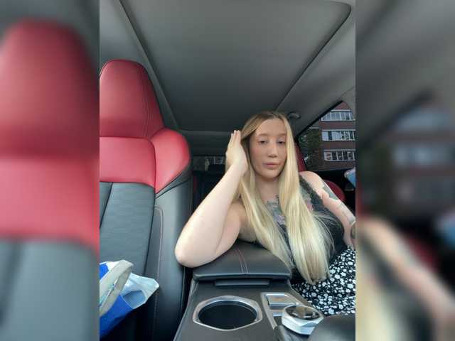 lana-lana03 live cam on BongaCams