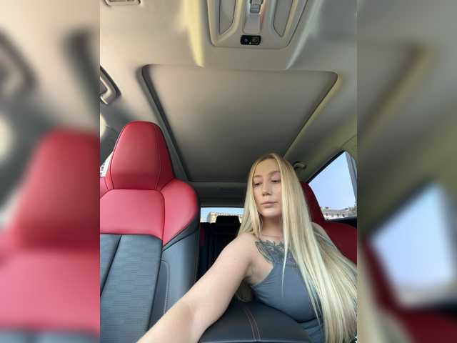 lana-lana03 live cam on BongaCams