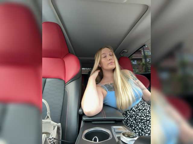lana-lana03 live cam on BongaCams