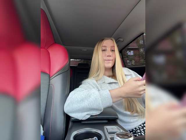 lana-lana03 live cam on BongaCams