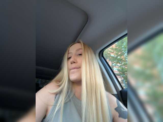 lana-lana03 live cam on BongaCams