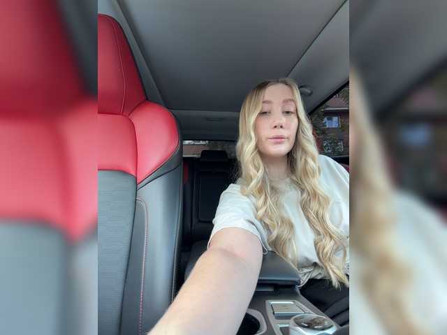lana-lana03 live cam on BongaCams