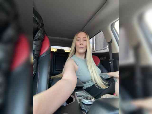 lana-lana03 live female cam on bongacams